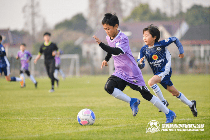  法甲联盟启动公益计划助力青少年足球  