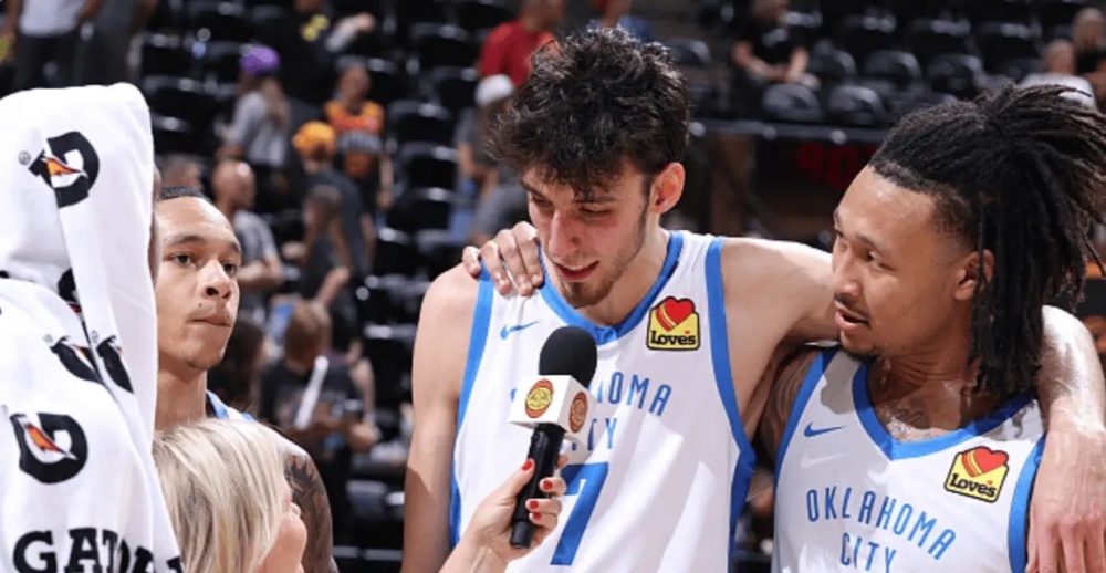  雷霆榜眼霍姆格伦当选盖帽王  