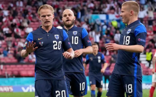  勒沃库森边路传中制胜，德甲战术博弈精彩纷呈